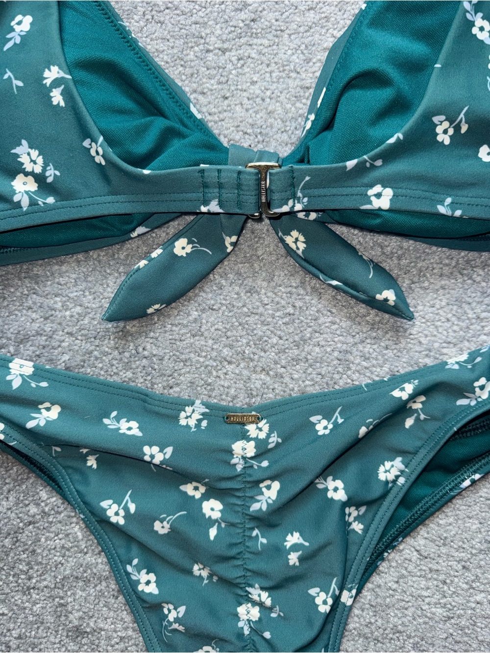 Hollister Bikini - Picture 6 of 7